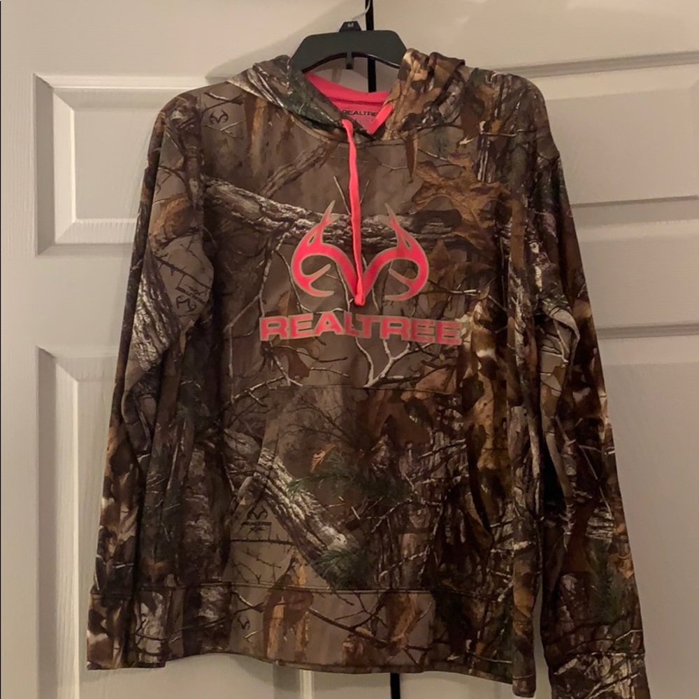 Women’s camo sweatshirt